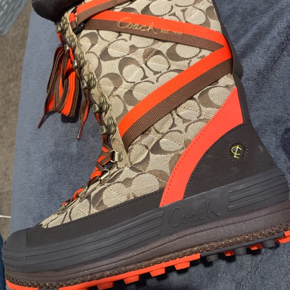 Coach Marian snow boots. - Picture 2 of 8